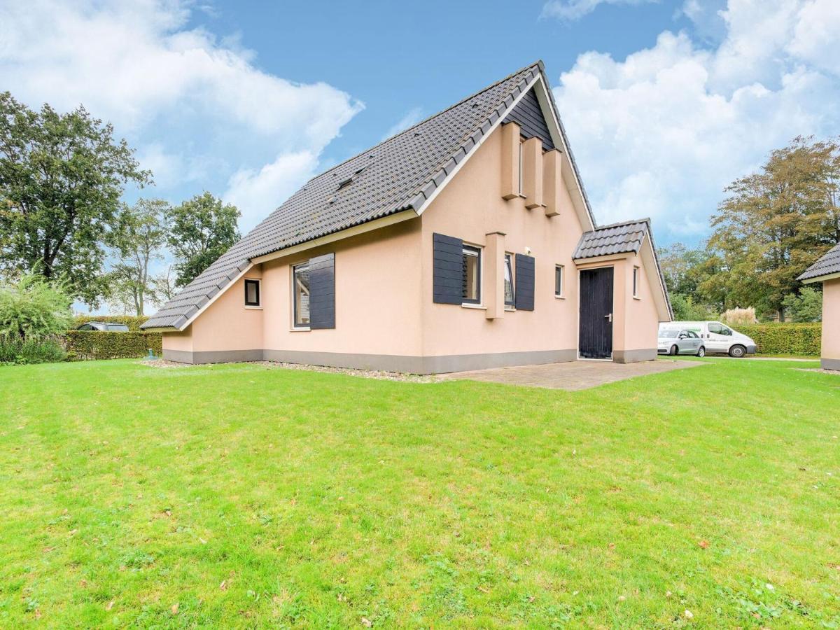 Serene Holiday Home In Gaasterl N Sleat Sondel Bagian luar foto