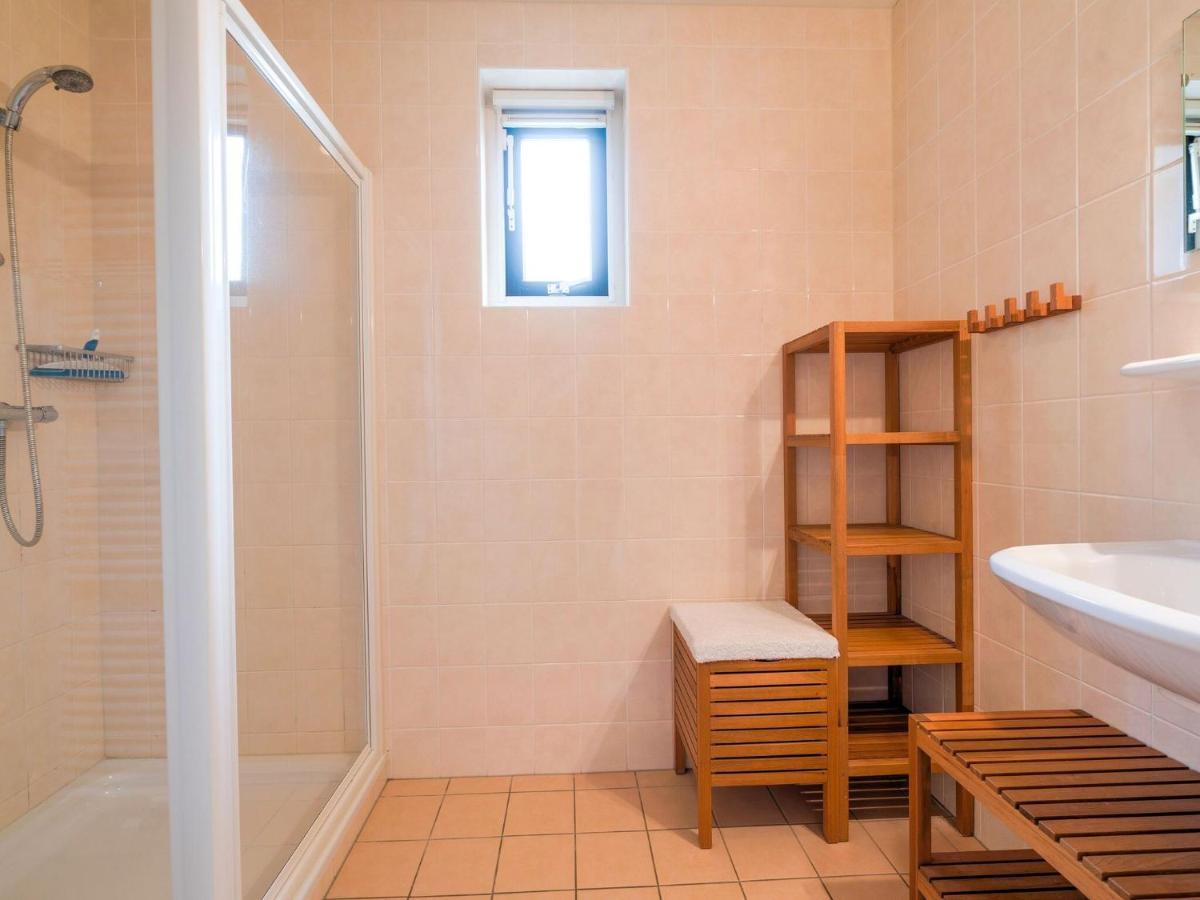 Serene Holiday Home In Gaasterl N Sleat Sondel Bagian luar foto
